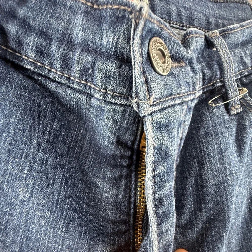 Levis Womens Denim Bermuda Shorts Dark Wash Stretch Size 12 Mid Rise Classic